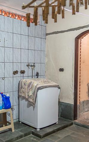 Casa à venda com 386m², 4 quartos e 7 vagas Casa à venda com 386m², 4 quartos e 7 vagasÁrea de Serviço