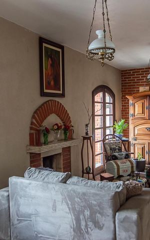 Casa à venda com 386m², 4 quartos e 7 vagas Casa à venda com 386m², 4 quartos e 7 vagasSala