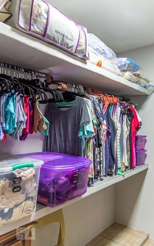 Casa à venda com 386m², 4 quartos e 7 vagas Casa à venda com 386m², 4 quartos e 7 vagasCloset da suíte 3