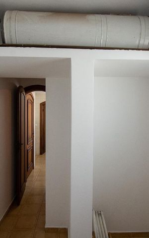 Apartamento à venda com 250m², 4 quartos e 3 vagas Apartamento à venda com 250m², 4 quartos e 3 vagasQuarto de Serviço