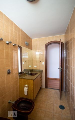 Apartamento à venda com 250m², 4 quartos e 3 vagas Apartamento à venda com 250m², 4 quartos e 3 vagasBanheiro Social