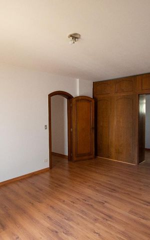 Apartamento à venda com 250m², 4 quartos e 3 vagas Apartamento à venda com 250m², 4 quartos e 3 vagasQuarto 4