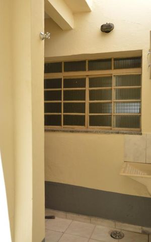 Casa para alugar com 150m², 2 quartos e 1 vagaÁrea de serviço