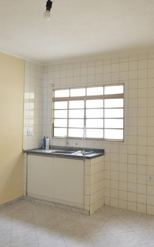 Casa para alugar com 150m², 2 quartos e 1 vagaCozinha
