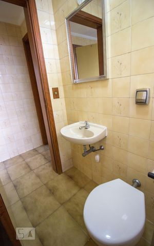 Apartamento para alugar com 180m², 3 quartos e 3 vagasBanheiro de Serviço