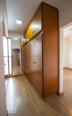Apartamento para alugar com 180m², 3 quartos e 3 vagasCloset da suíte