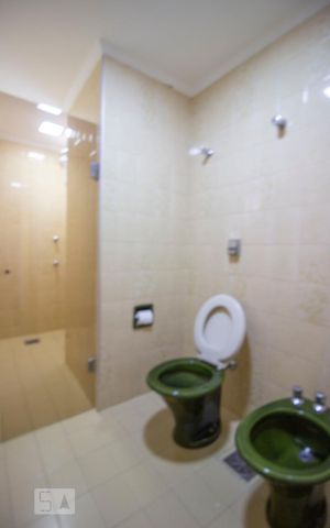 Apartamento para alugar com 180m², 3 quartos e 3 vagasBanheiro da Suíte