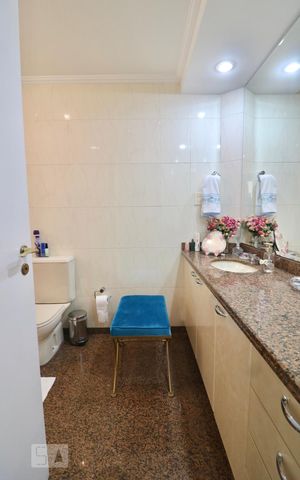 Apartamento à venda com 200m², 3 quartos e 3 vagasBanheiro 2 - Suíte