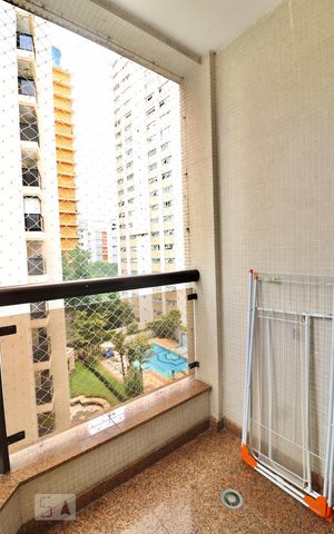 Apartamento à venda com 200m², 3 quartos e 3 vagasSuíte 3 - Varanda