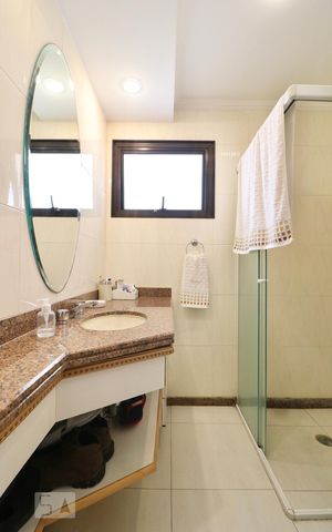 Apartamento à venda com 200m², 3 quartos e 3 vagasBanheiro 3 - Suíte