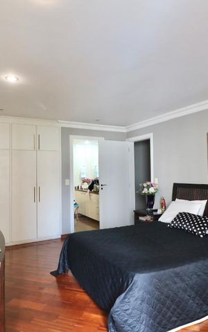 Apartamento à venda com 200m², 3 quartos e 3 vagasSuíte 1