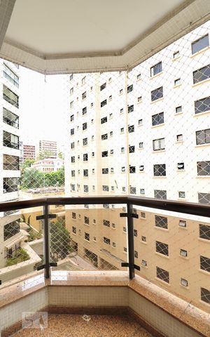 Apartamento à venda com 200m², 3 quartos e 3 vagasSuíte 3 - Varanda