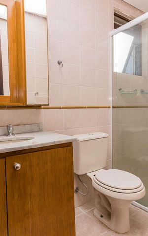 Apartamento à venda com 95m², 3 quartos e 2 vagas Apartamento à venda com 95m², 3 quartos e 2 vagasBanheiro Social