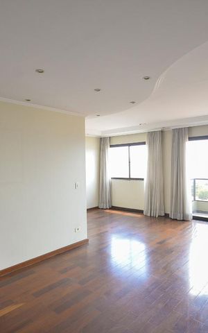 Apartamento à venda com 248m², 3 quartos e 3 vagas Apartamento à venda com 248m², 3 quartos e 3 vagasSala