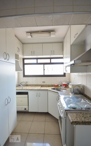 Apartamento à venda com 248m², 3 quartos e 3 vagas Apartamento à venda com 248m², 3 quartos e 3 vagasCozinha