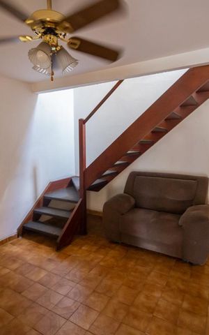 Casa à venda com 106m², 5 quartos e 2 vagasSala