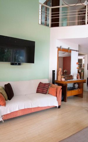 Casa de condomínio à venda com 256m², 4 quartos e 2 vagas Casa de condomínio à venda com 256m², 4 quartos e 2 vagasSala