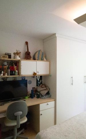 Casa de condomínio à venda com 256m², 4 quartos e 2 vagas Casa de condomínio à venda com 256m², 4 quartos e 2 vagasSuite 2