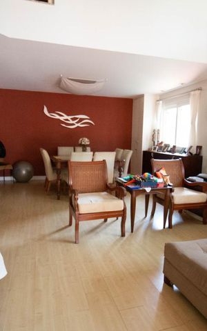 Casa de condomínio à venda com 256m², 4 quartos e 2 vagas Casa de condomínio à venda com 256m², 4 quartos e 2 vagasSala
