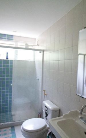 Casa de condomínio à venda com 256m², 4 quartos e 2 vagas Casa de condomínio à venda com 256m², 4 quartos e 2 vagasBanheiro principal