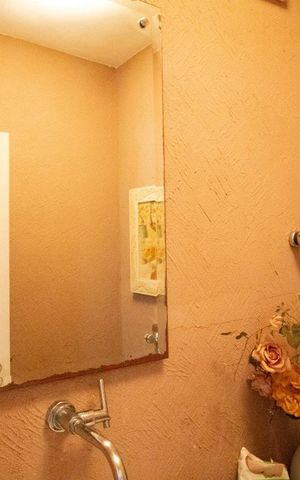 Casa de condomínio à venda com 256m², 4 quartos e 2 vagas Casa de condomínio à venda com 256m², 4 quartos e 2 vagasLavabo