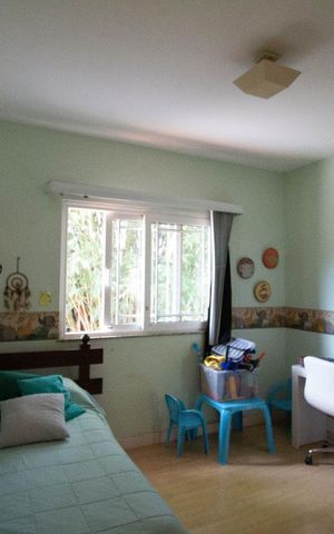 Casa de condomínio à venda com 256m², 4 quartos e 2 vagas Casa de condomínio à venda com 256m², 4 quartos e 2 vagasQuarto 2