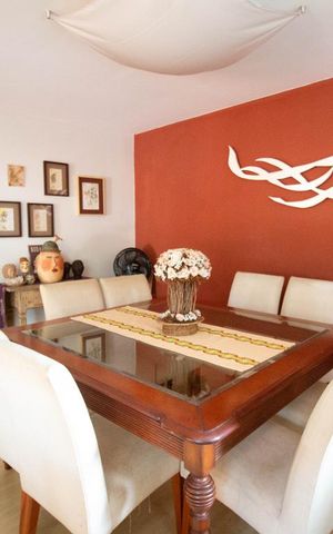 Casa de condomínio à venda com 256m², 4 quartos e 2 vagas Casa de condomínio à venda com 256m², 4 quartos e 2 vagasSala