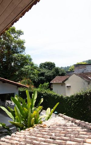 Casa de condomínio à venda com 256m², 4 quartos e 2 vagas Casa de condomínio à venda com 256m², 4 quartos e 2 vagasSuite principal vista
