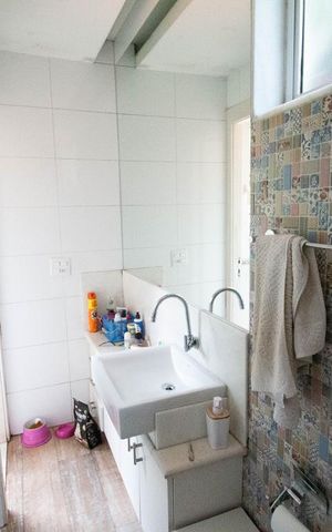 Casa de condomínio à venda com 256m², 4 quartos e 2 vagas Casa de condomínio à venda com 256m², 4 quartos e 2 vagasBanheiro Suite 2