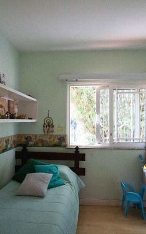 Casa de condomínio à venda com 256m², 4 quartos e 2 vagas Casa de condomínio à venda com 256m², 4 quartos e 2 vagasQuarto 2