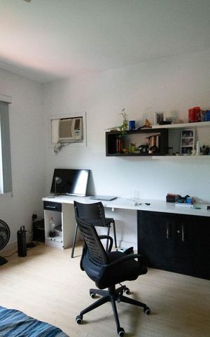 Casa de condomínio à venda com 256m², 4 quartos e 2 vagas Casa de condomínio à venda com 256m², 4 quartos e 2 vagasQuarto 3