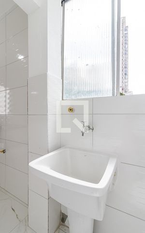 Apartamento para alugar com 48m², 2 quartos e sem vaga Apartamento para alugar com 48m², 2 quartos e sem vagaÁrea de Serviço