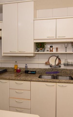Casa para alugar com 700m², 5 quartos e 4 vagas Casa para alugar com 700m², 5 quartos e 4 vagasCozinha