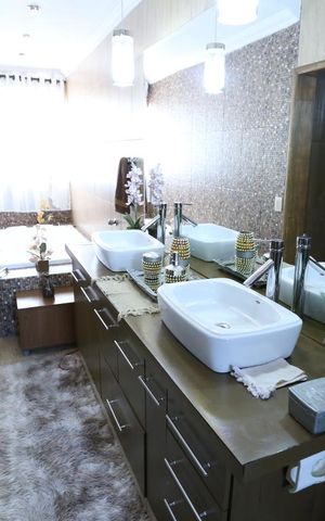 Casa à venda com 320m², 6 quartos e 2 vagasBanheiro da Suíte 1