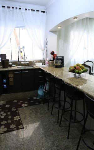 Casa à venda com 320m², 6 quartos e 2 vagasCozinha