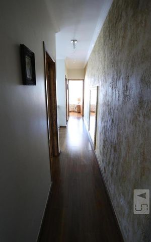 Casa à venda com 320m², 6 quartos e 2 vagasCorredor