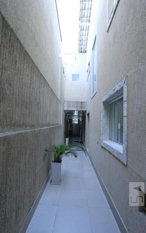 Casa à venda com 320m², 6 quartos e 2 vagasCorredor