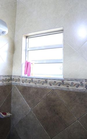 Casa à venda com 320m², 6 quartos e 2 vagasChuveiro