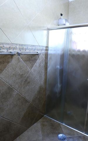 Casa à venda com 320m², 6 quartos e 2 vagasBanheiro Corredor