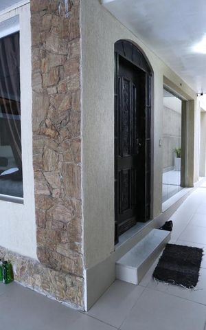 Casa à venda com 320m², 6 quartos e 2 vagasCorredor