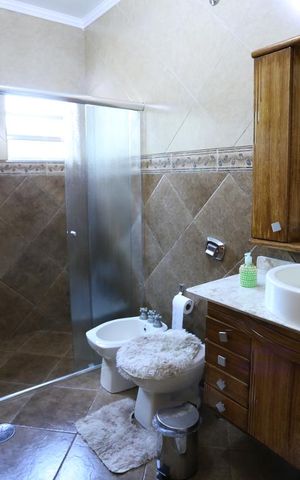 Casa à venda com 320m², 6 quartos e 2 vagasBanheiro Corredor