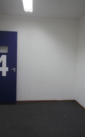 Casa à venda com 240m², 6 quartos e 3 vagasSuíte 2
