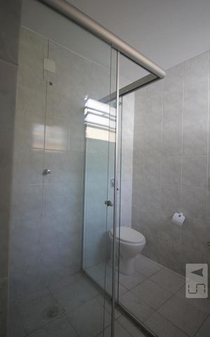 Casa à venda com 240m², 6 quartos e 3 vagasBanheiro da suíte 2