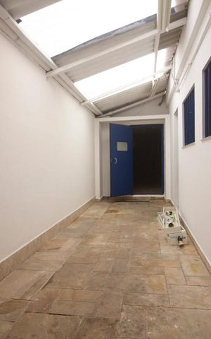 Casa à venda com 240m², 6 quartos e 3 vagasCorredor