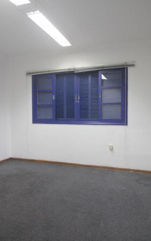 Casa à venda com 240m², 6 quartos e 3 vagasSuíte 3