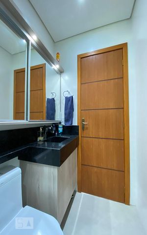 Casa à venda com 117m², 2 quartos e 2 vagasBanheiro 