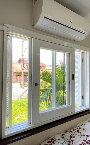 Casa à venda com 117m², 2 quartos e 2 vagasJanela do Quarto 1