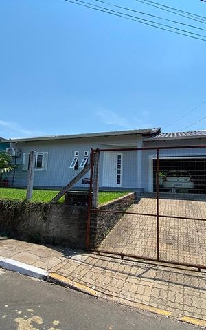 Casa à venda com 117m², 2 quartos e 2 vagasFachada