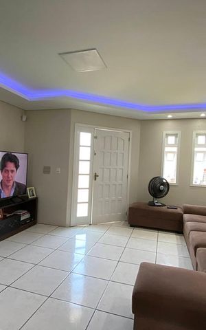 Casa à venda com 117m², 2 quartos e 2 vagasSala de Estar