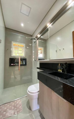 Casa à venda com 117m², 2 quartos e 2 vagasBanheiro 